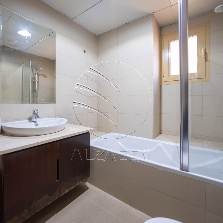 Single Row | Upgraded 5BR Villa | Pool and Garden