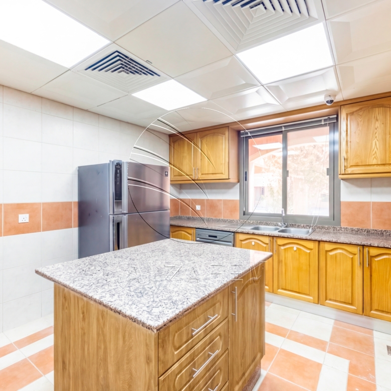 √ VACANT | Prime Location | Spacious 4BR Villa √