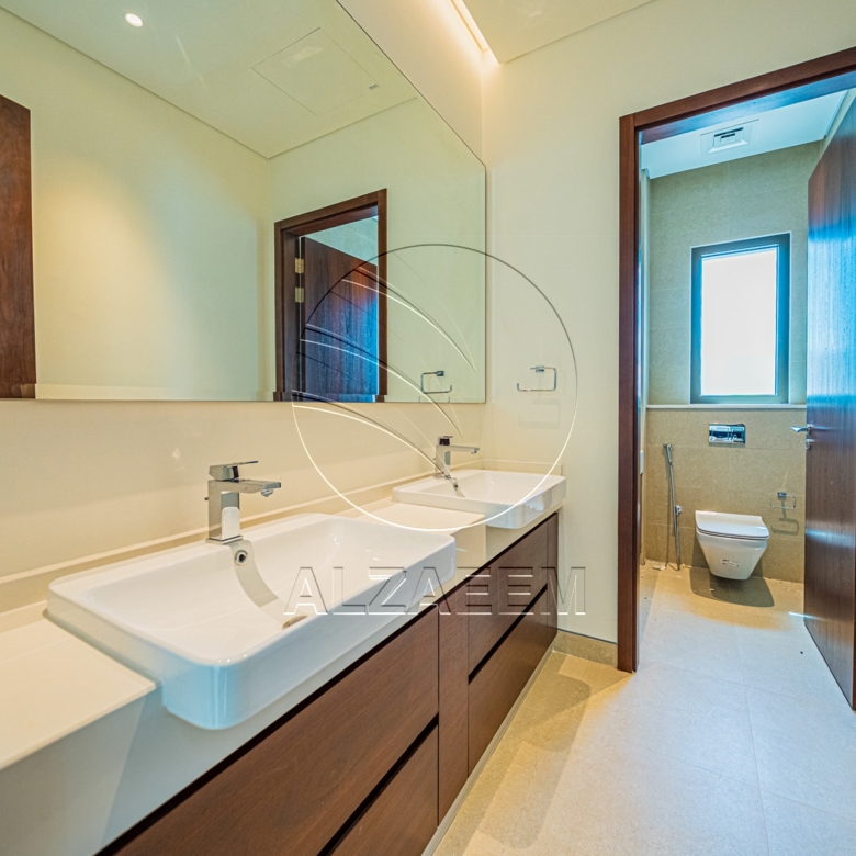 √Corner | Single Row | Big Plot Size | 5BR SELECT√