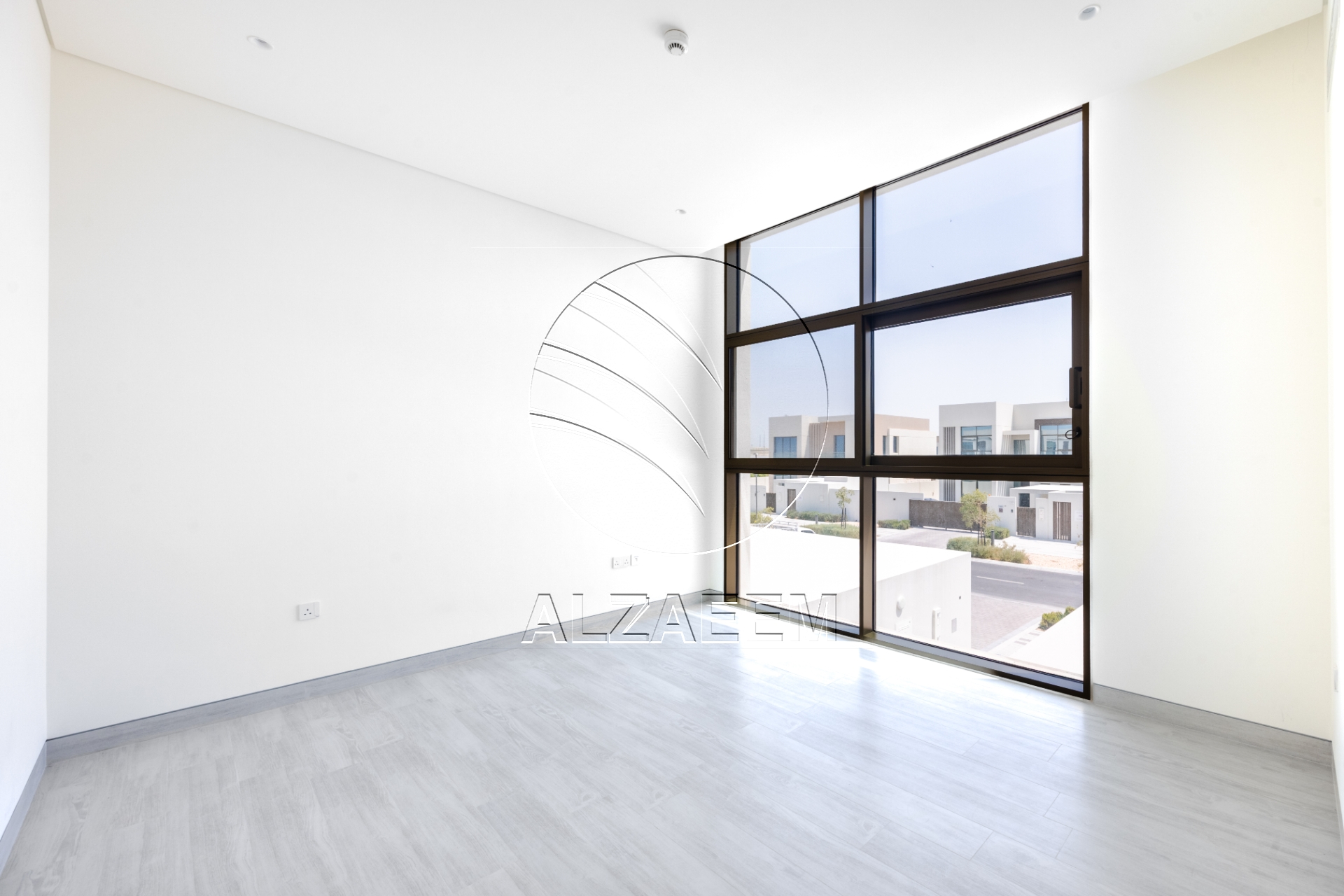√ UPGRADED with Maid’s Room | Landscaped Garden√