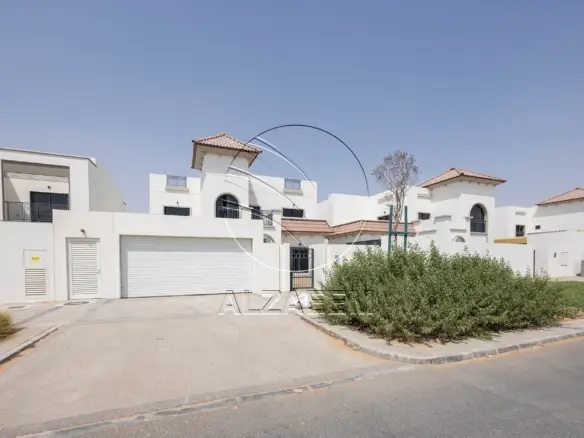 √HOT DEAL! Upgraded Single Row Villa | Vacant √
