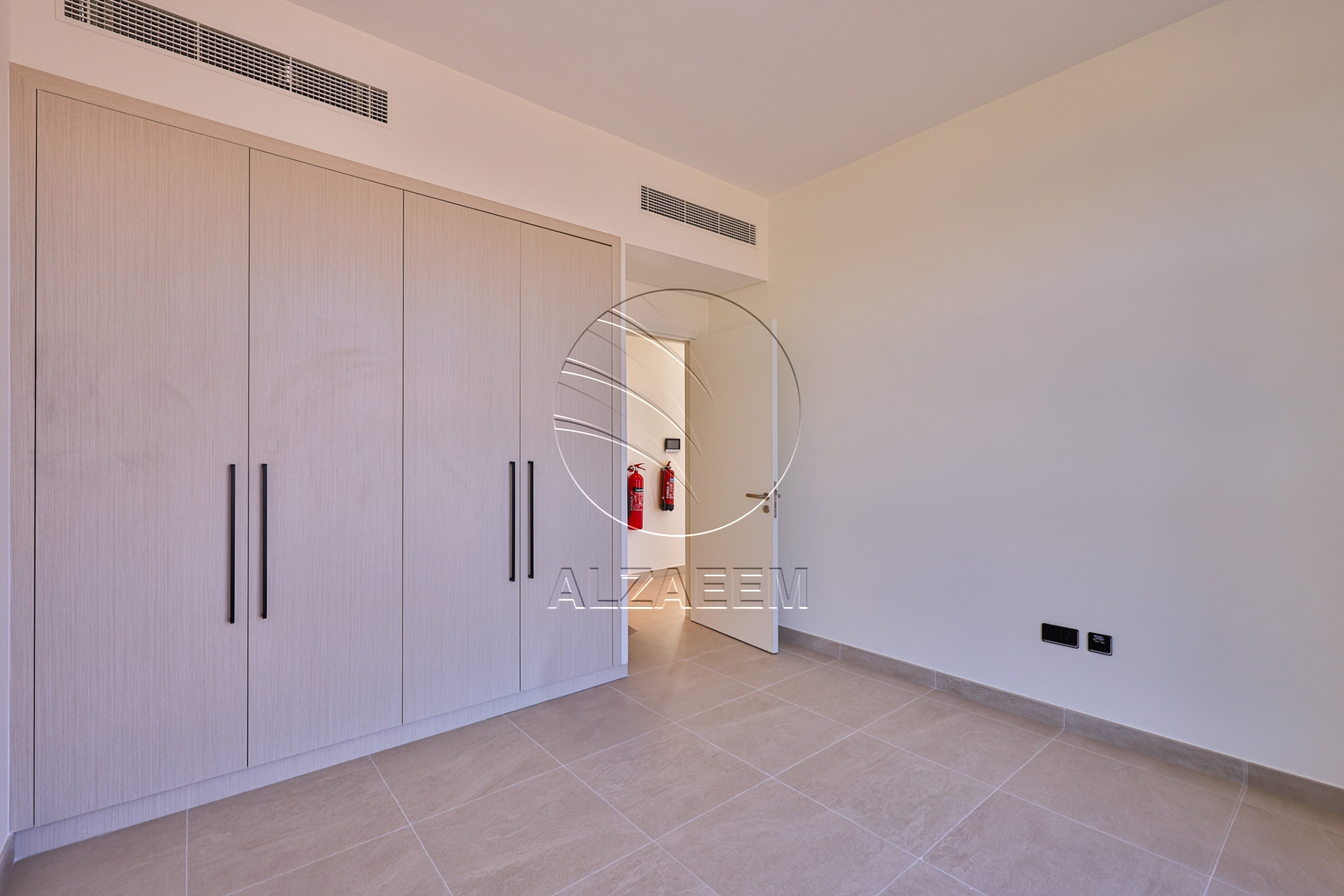 √Single Row End Villa | Steps away from the Park√