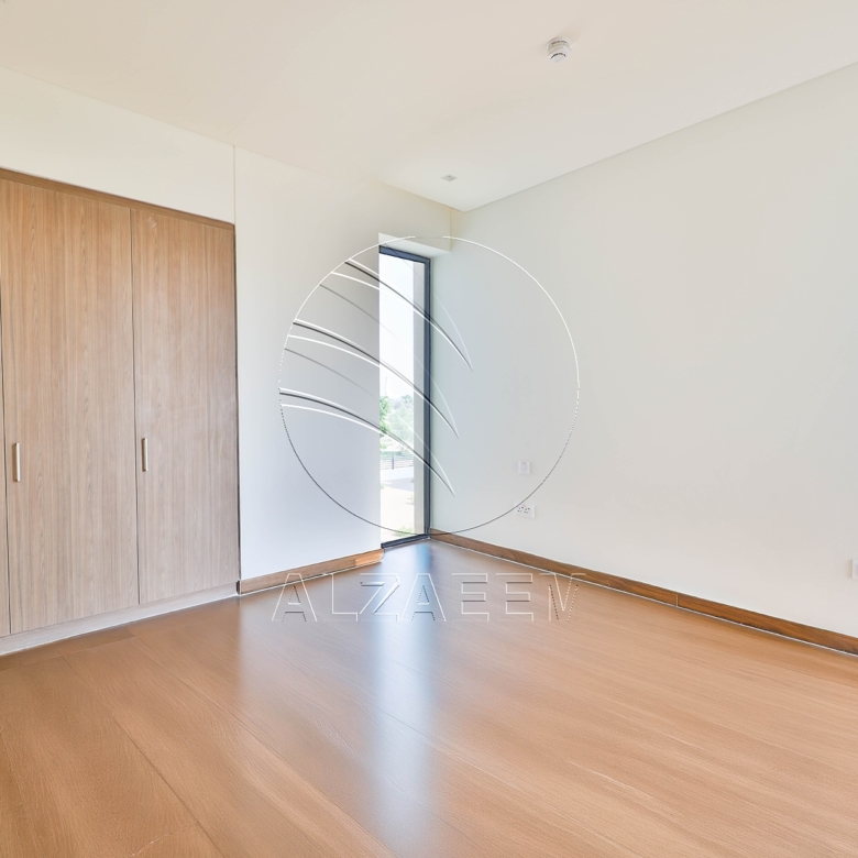 √ Single Row Villa | Golf Course View | VACANT √