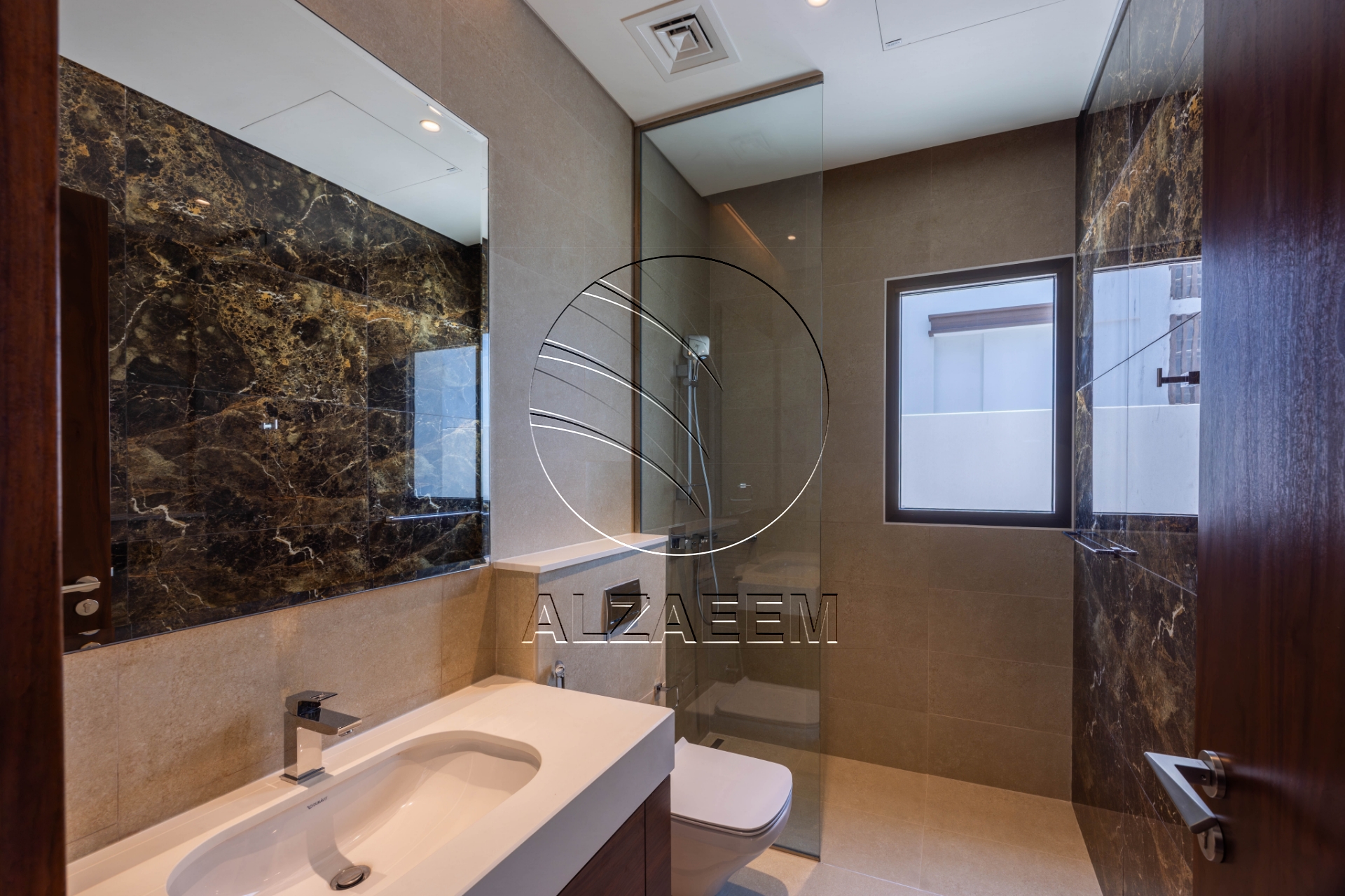 √ VACANT Waterfront Villa with Private Beach √