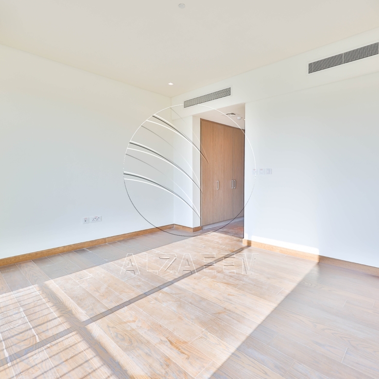 √ Single Row Villa | Golf Course View | VACANT √