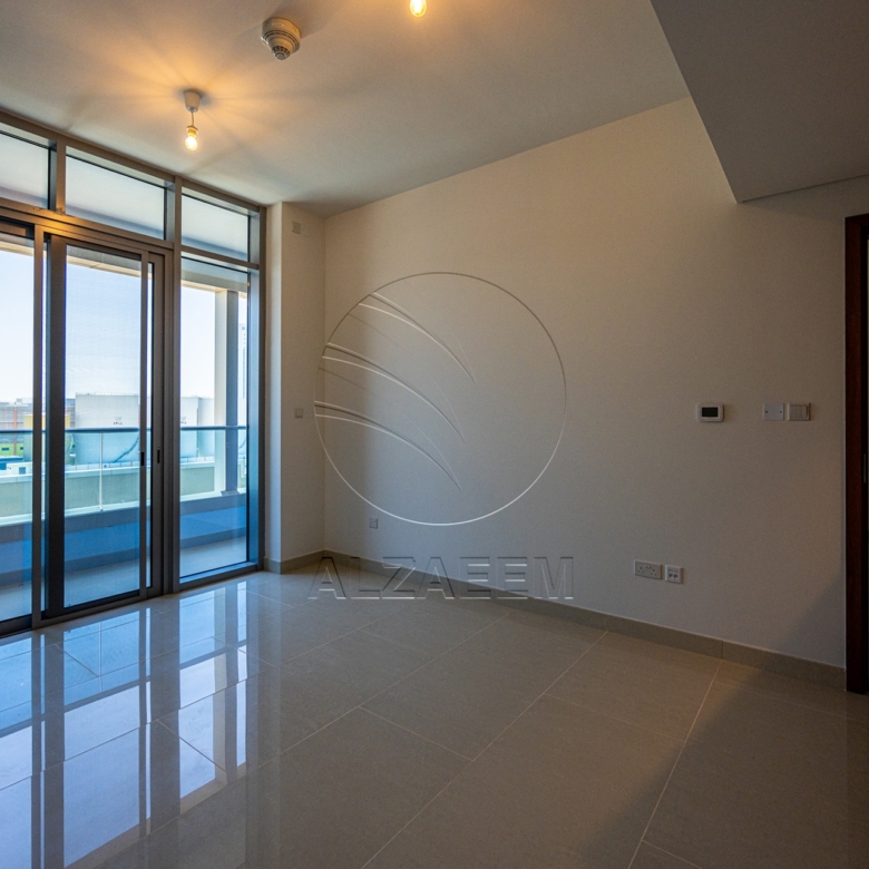 Vacant| Middle floor – Road View | Prime Location