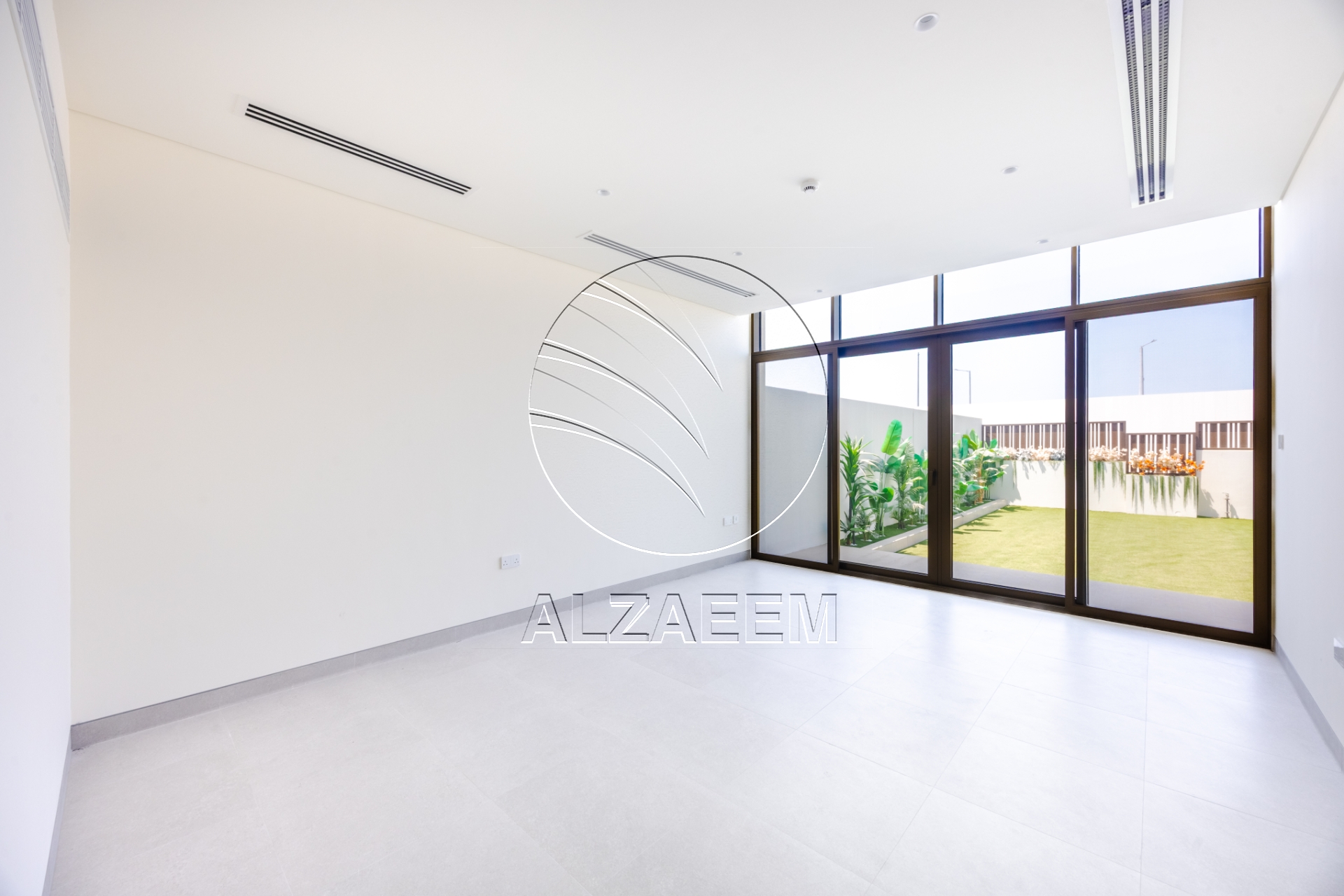 √ UPGRADED with Maid’s Room | Landscaped Garden√