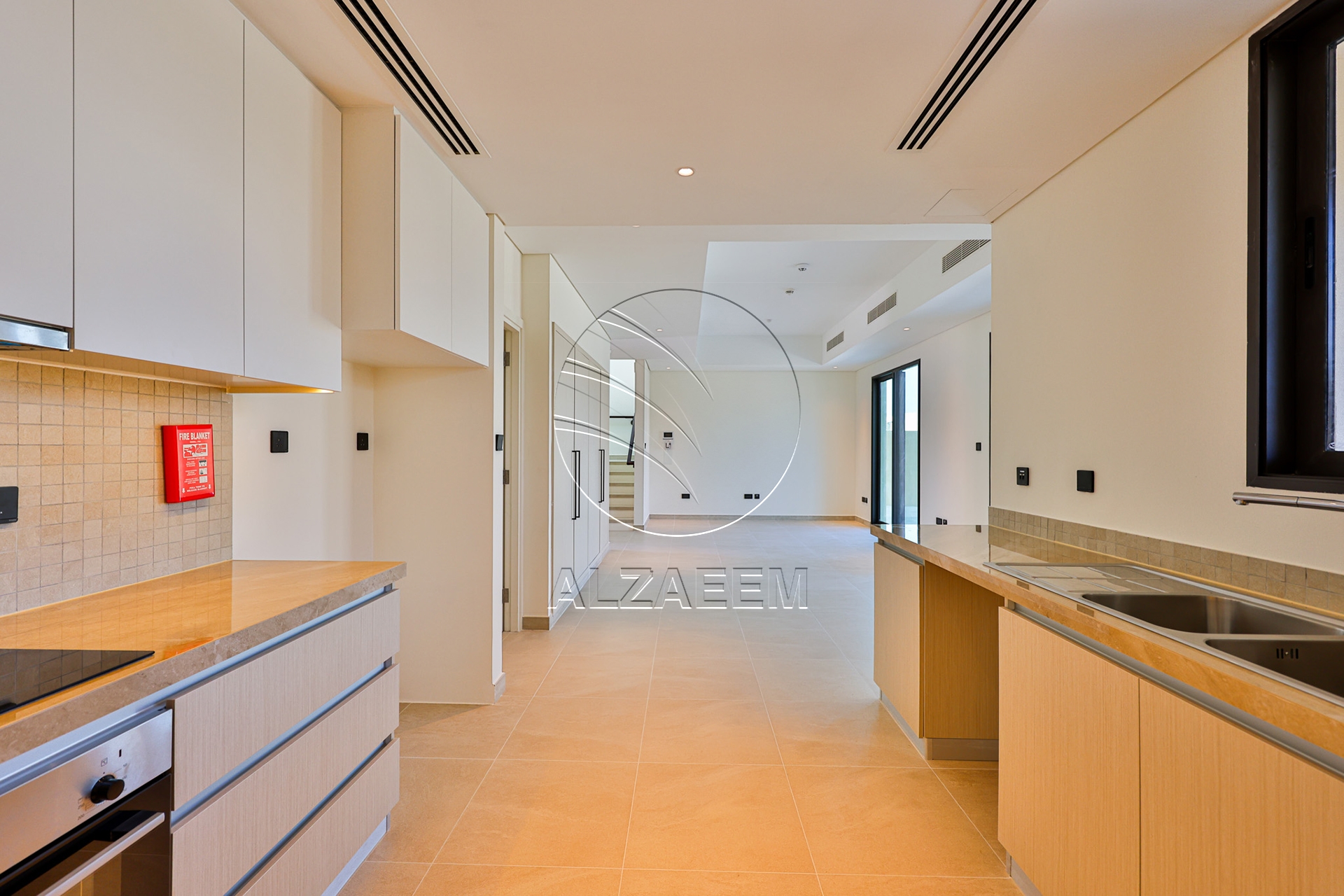 √Single Row End Villa | Steps away from the Park√