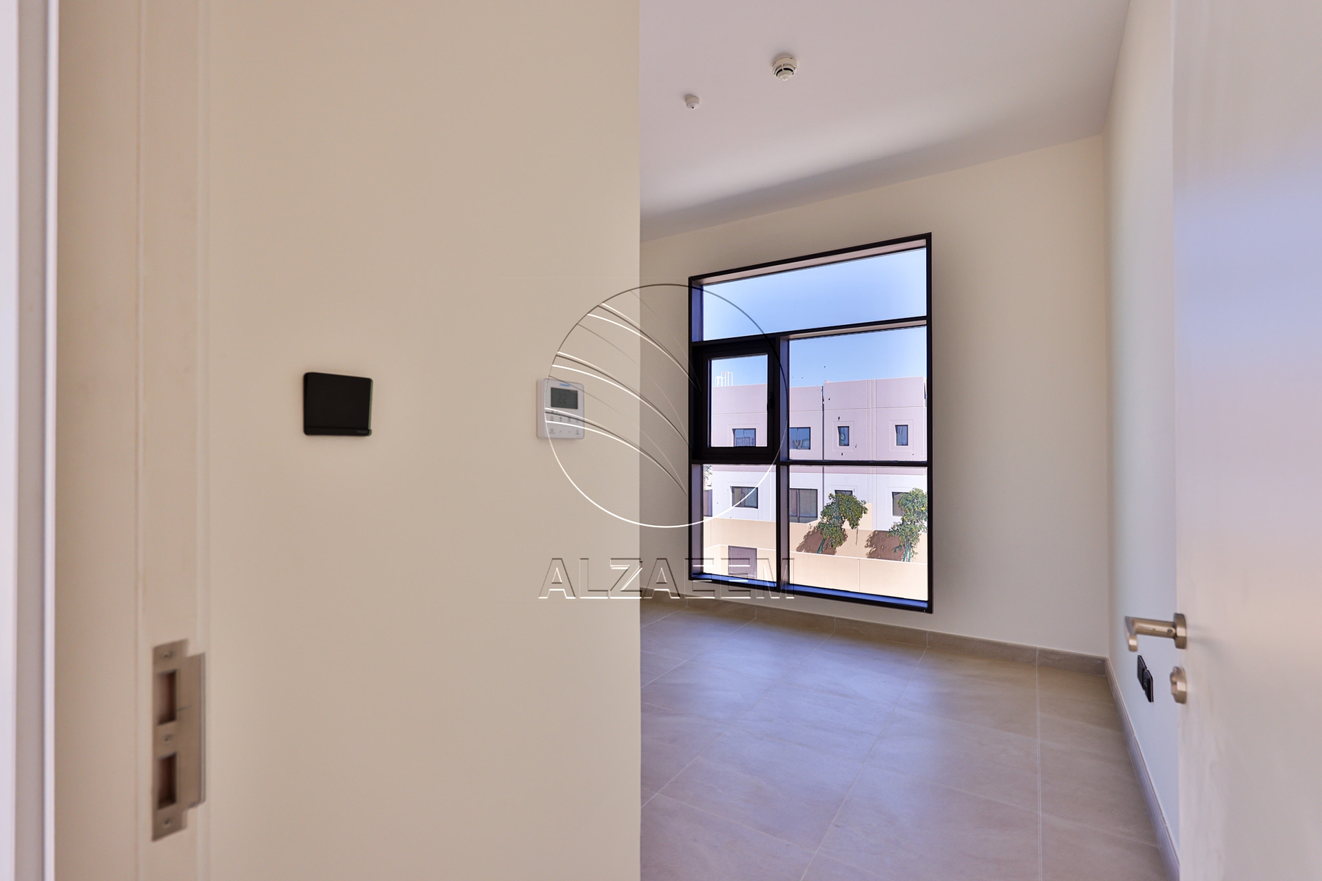 √Single Row End Villa | Steps away from the Park√