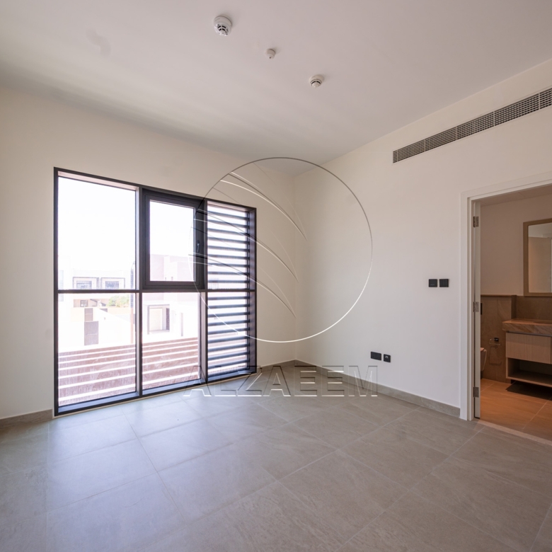 √EXCLUSIVE! | Spacious Plot! Prime Location√