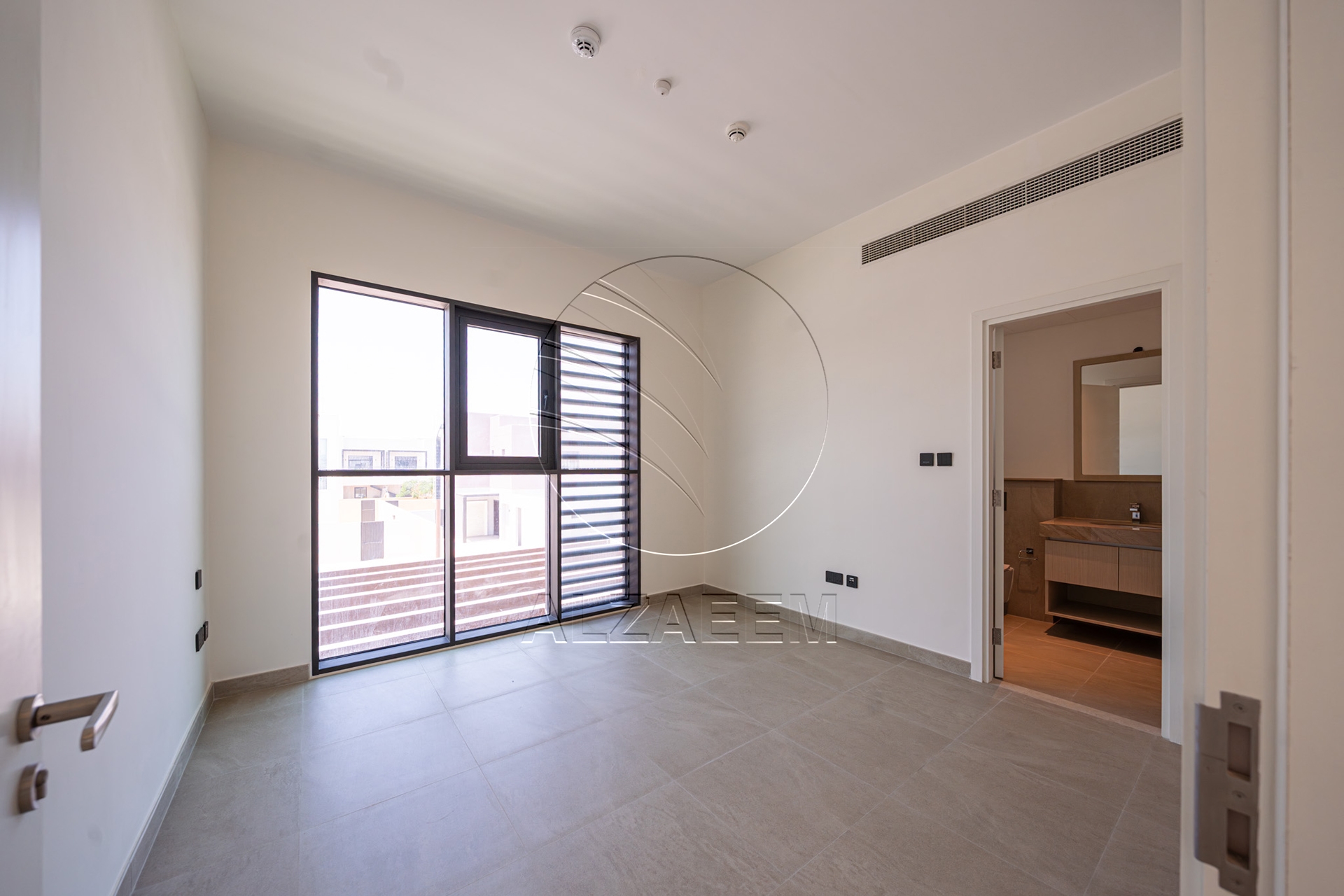 √EXCLUSIVE! | Spacious Plot! Prime Location√