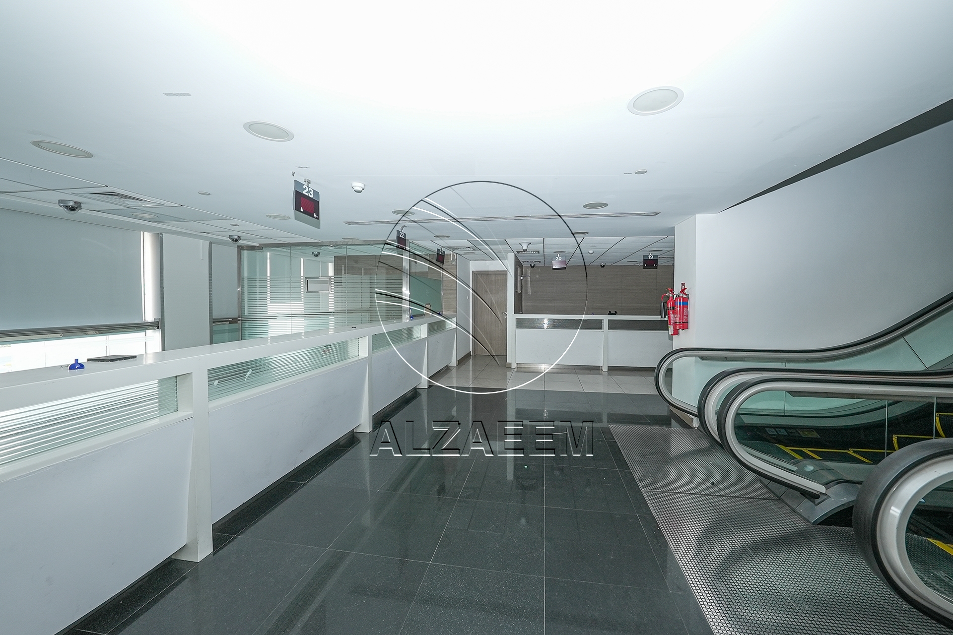 √Prime Showroom+Basement + 2 Mezzanine Levels √