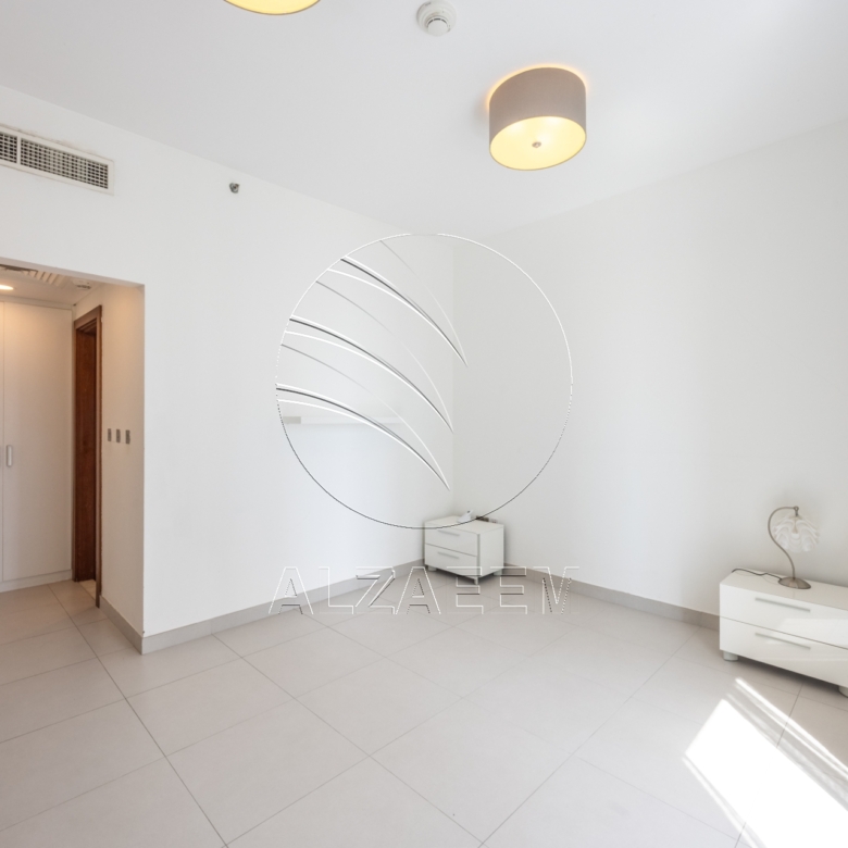 √ VACANT! Stunning Sea View | Higher Level √