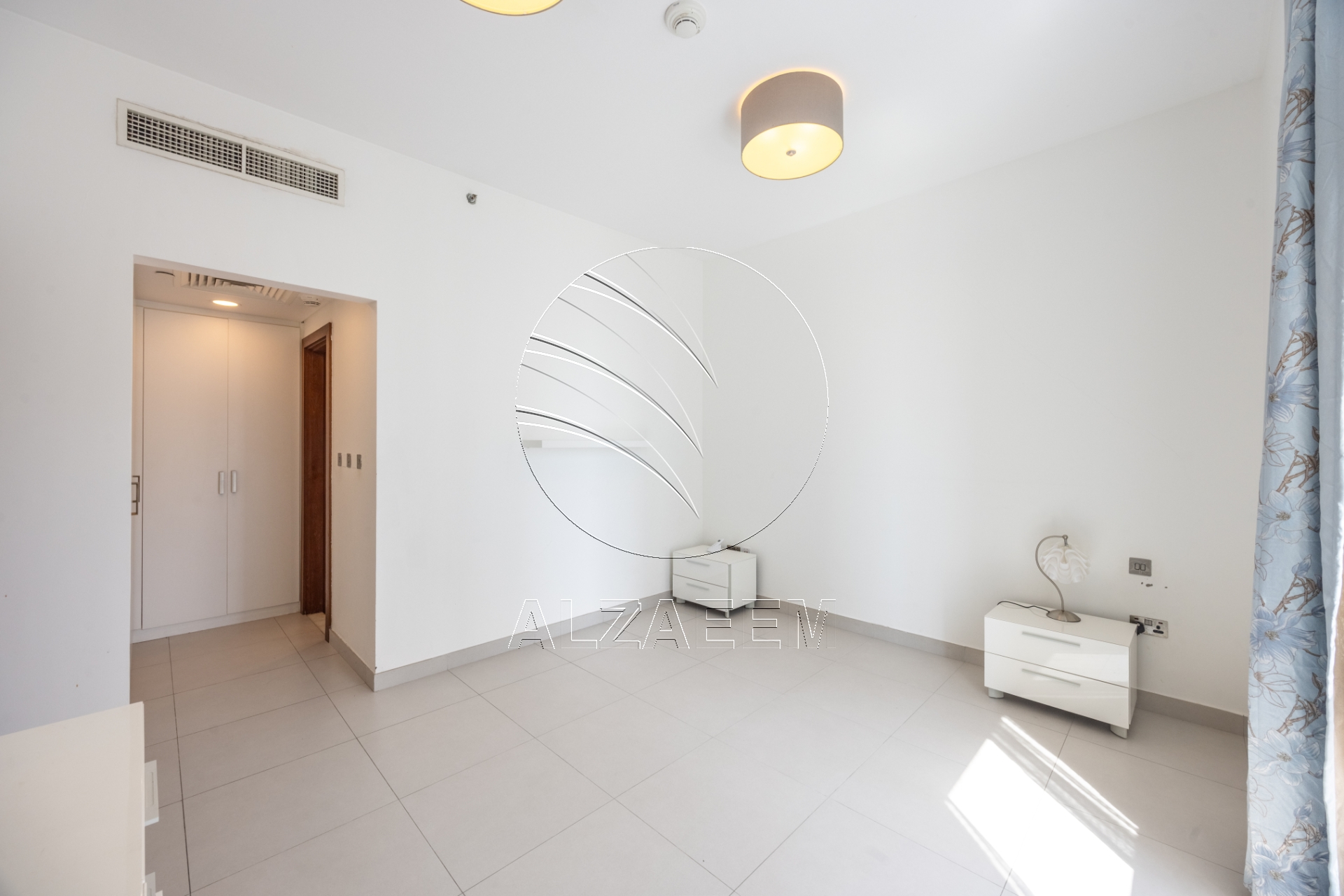 √ VACANT! Stunning Sea View | Higher Level √