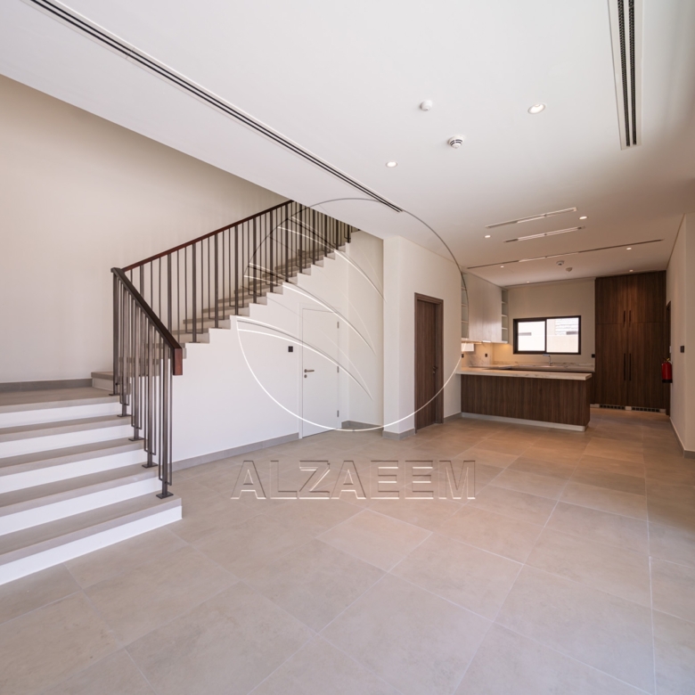 √Single Row Unit | Premium Location | Huge Plot√
