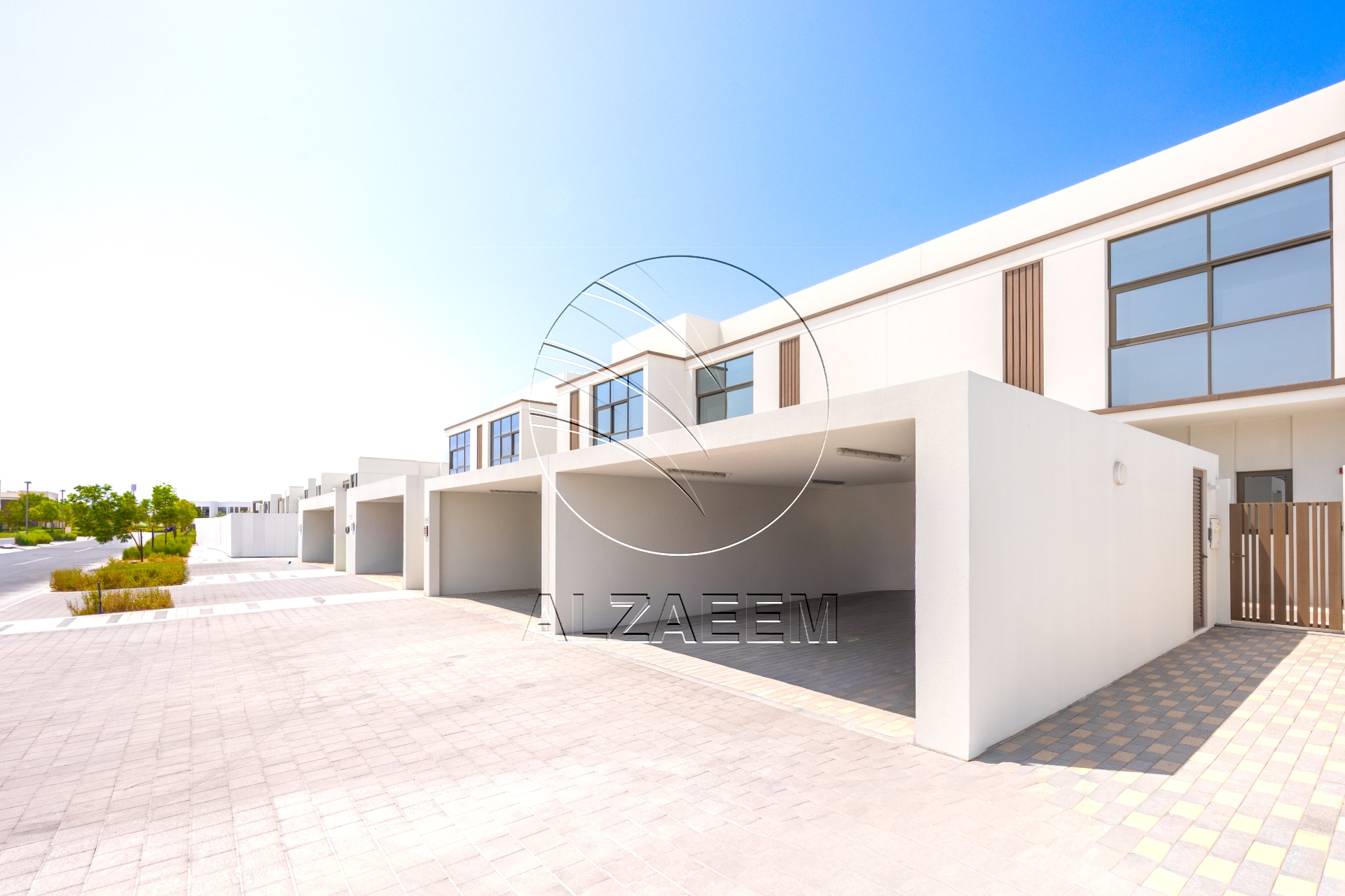√ UPGRADED with Maid’s Room | Landscaped Garden√