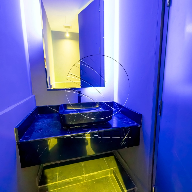√ Fitted – Spacious Showroom| Ideal Business Location √
