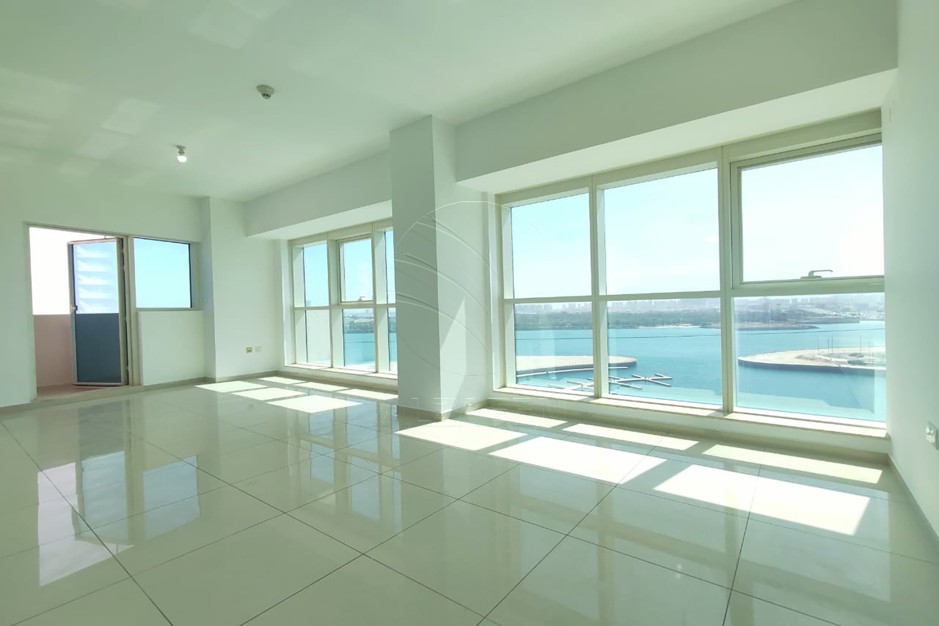√ Full Sea View| Mid-Level| Great Location √