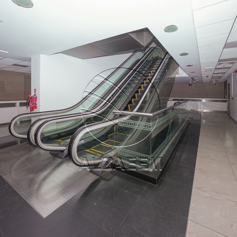 √Prime Showroom+Basement + 2 Mezzanine Levels √