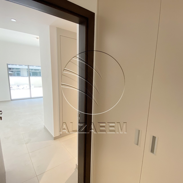 Luxury Living | 2 payment – 3+Maid | Vacant