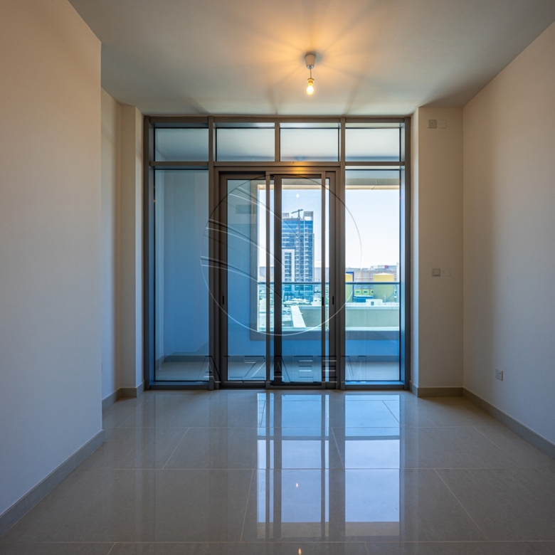 Vacant| Middle floor – Road View | Prime Location