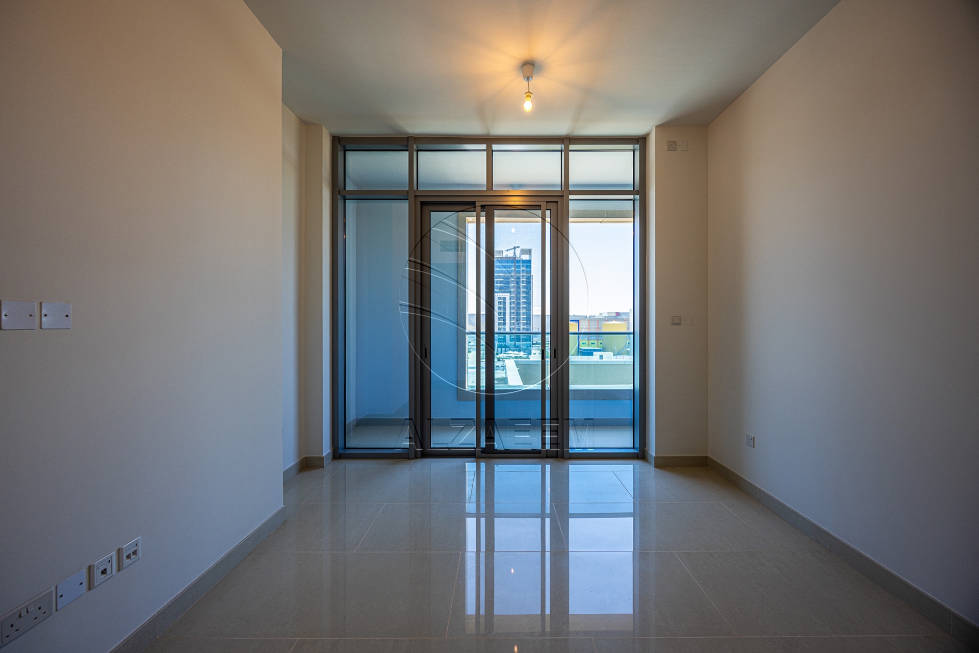 Vacant| Middle floor – Road View | Prime Location
