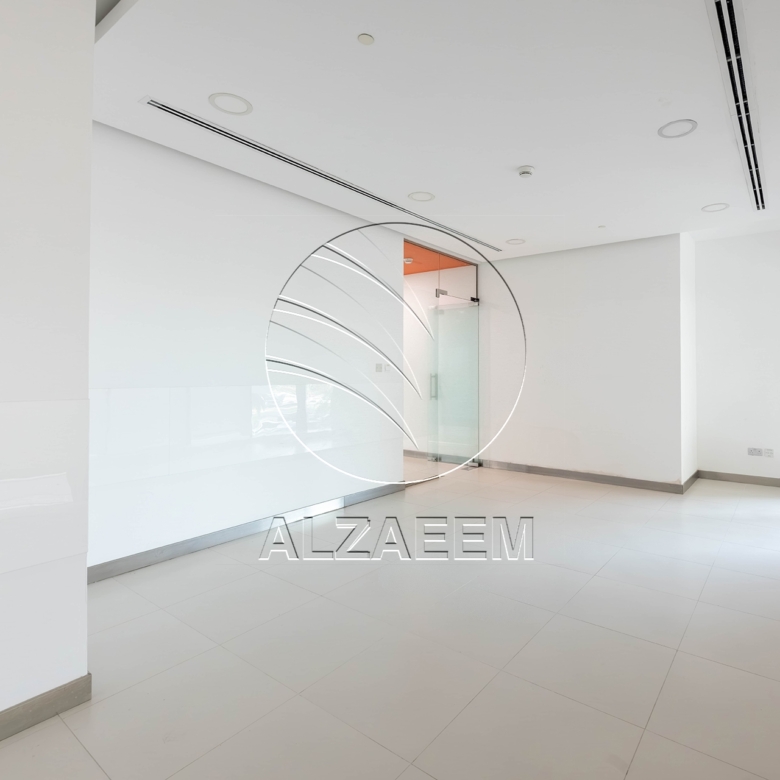 √ Fitted – Spacious Showroom| Ideal Business Location √