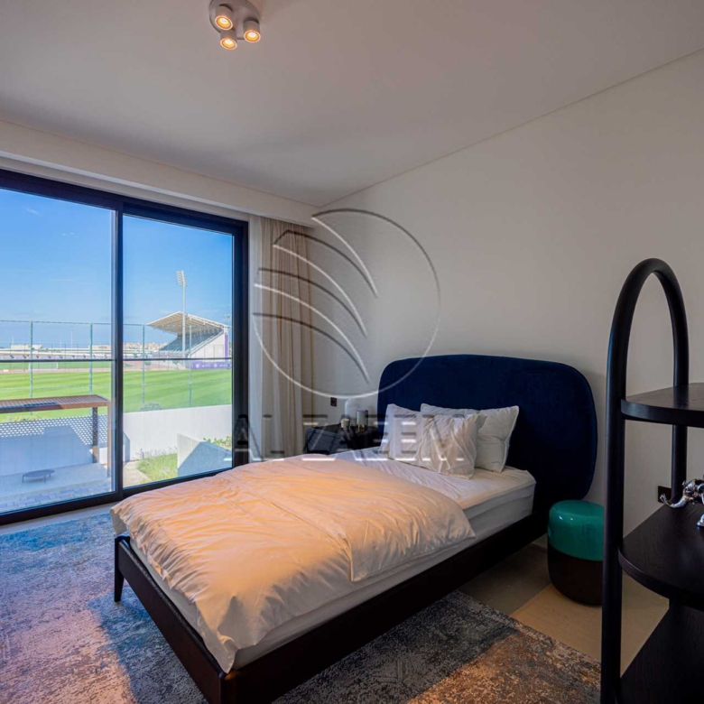 √High Ceiling | Prime Location | Luxury Living√