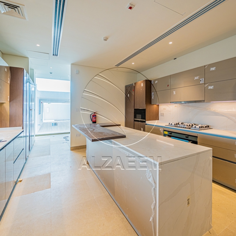 √Corner | Single Row | Big Plot Size | 5BR SELECT√