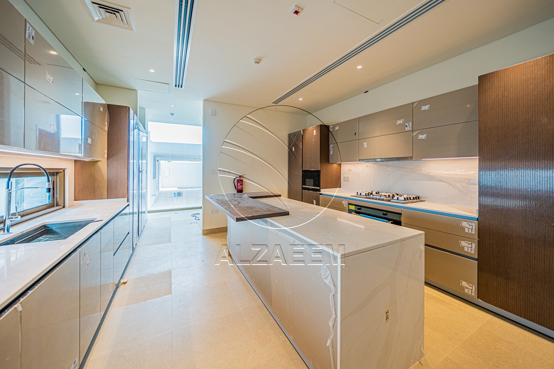 √Corner | Single Row | Big Plot Size | 5BR SELECT√