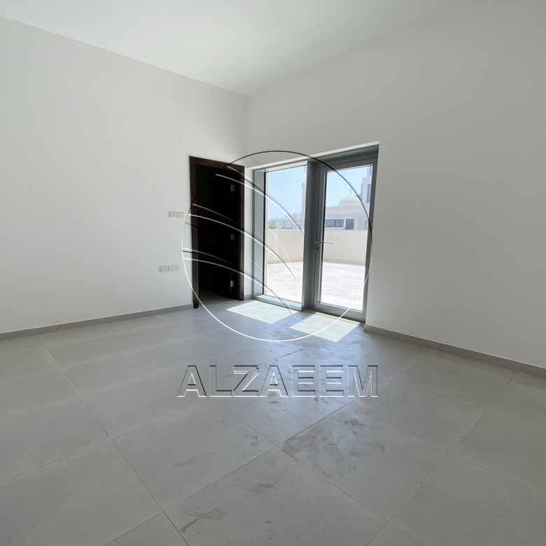 Luxury Living | 2 payment – 3+Maid | Vacant
