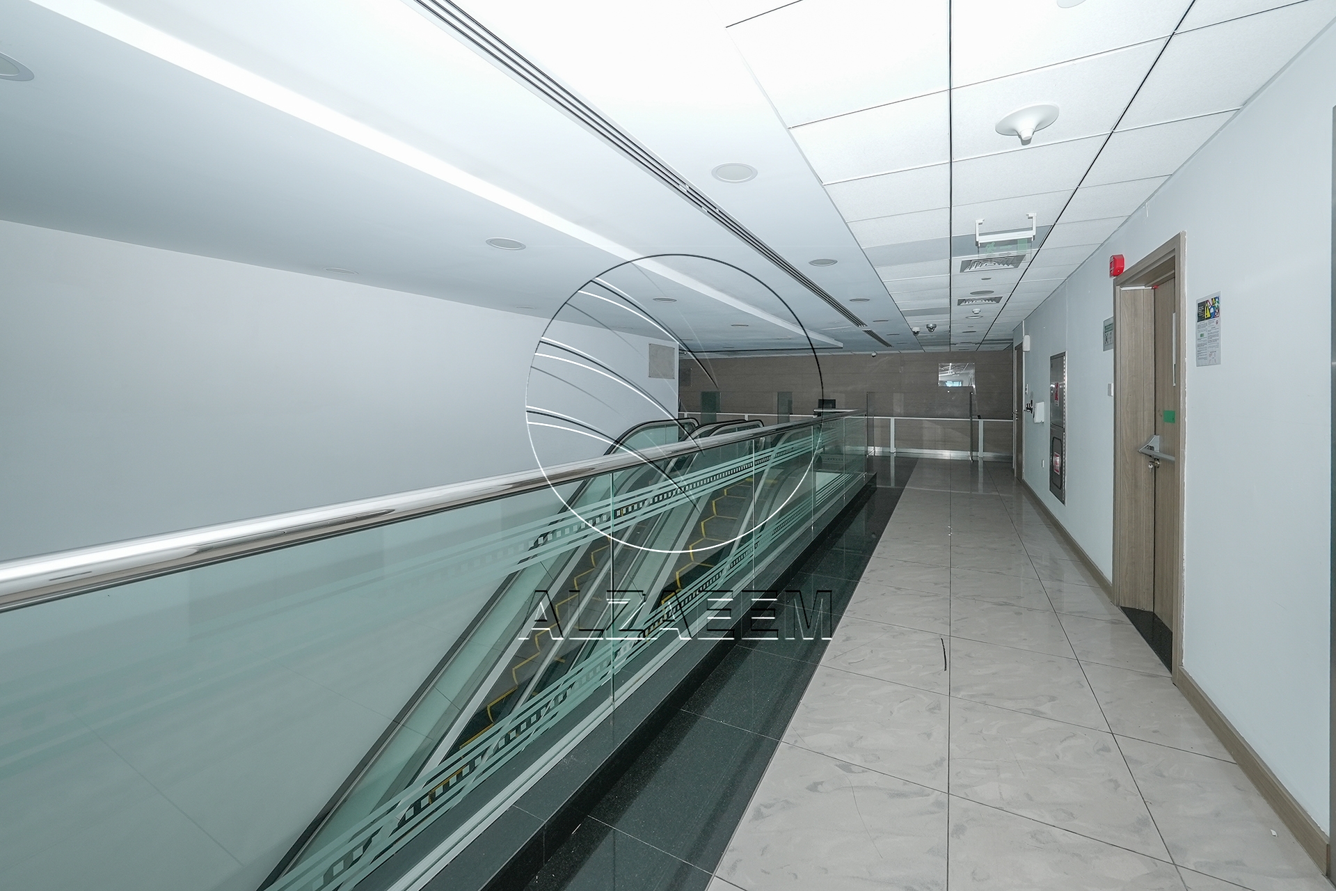 √Prime Showroom+Basement + 2 Mezzanine Levels √