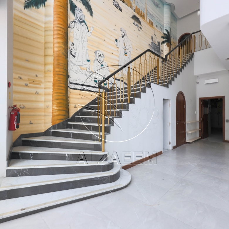 Spacious Retail/Showroom Space in a Prime Location