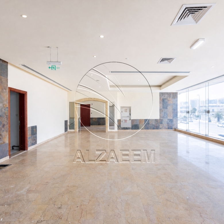 √ VACANT SHOW ROOM | 3 Floors | Up to 4 Payments √