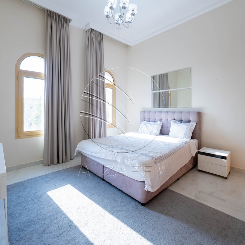 Single Row | Upgraded 5BR Villa | Pool and Garden