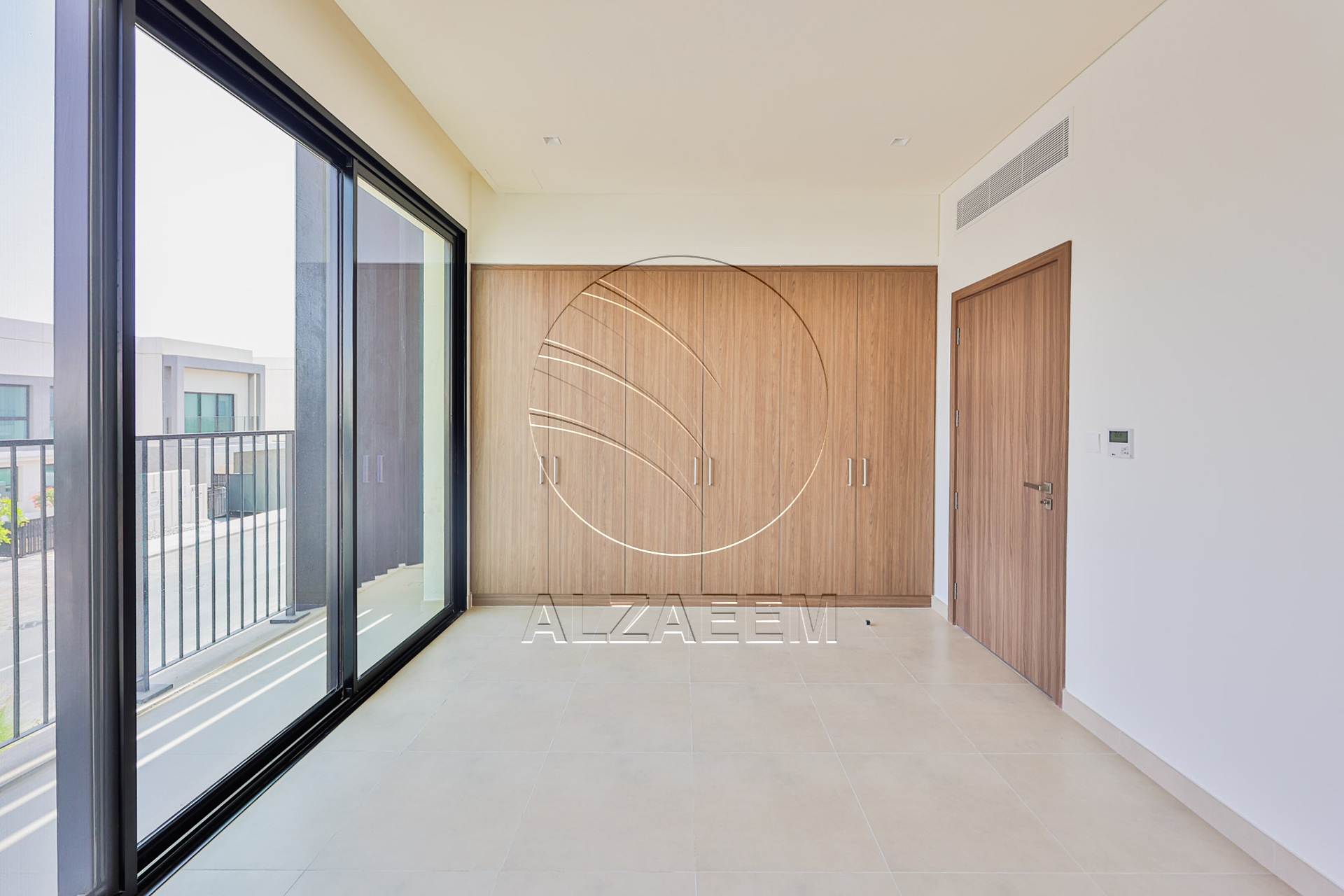 √ HOT! Single Row TH Near Community Center √