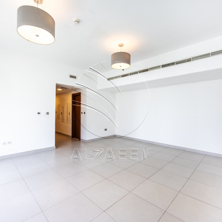 √ VACANT! Stunning Sea View | Higher Level √