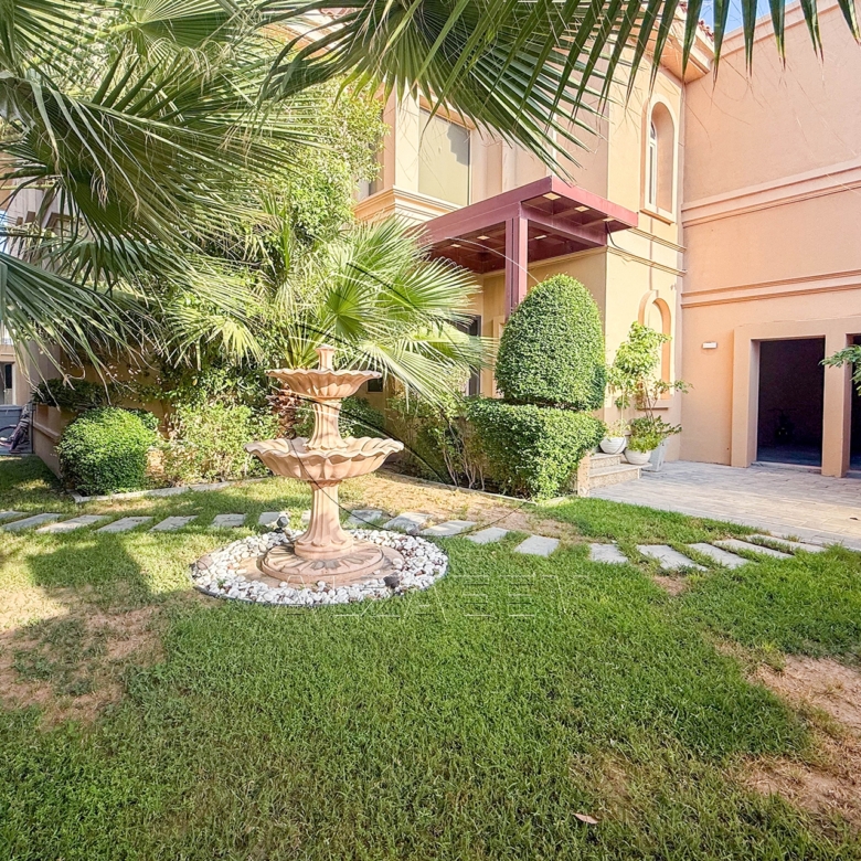 Single Row | Upgraded 5BR Villa | Pool and Garden