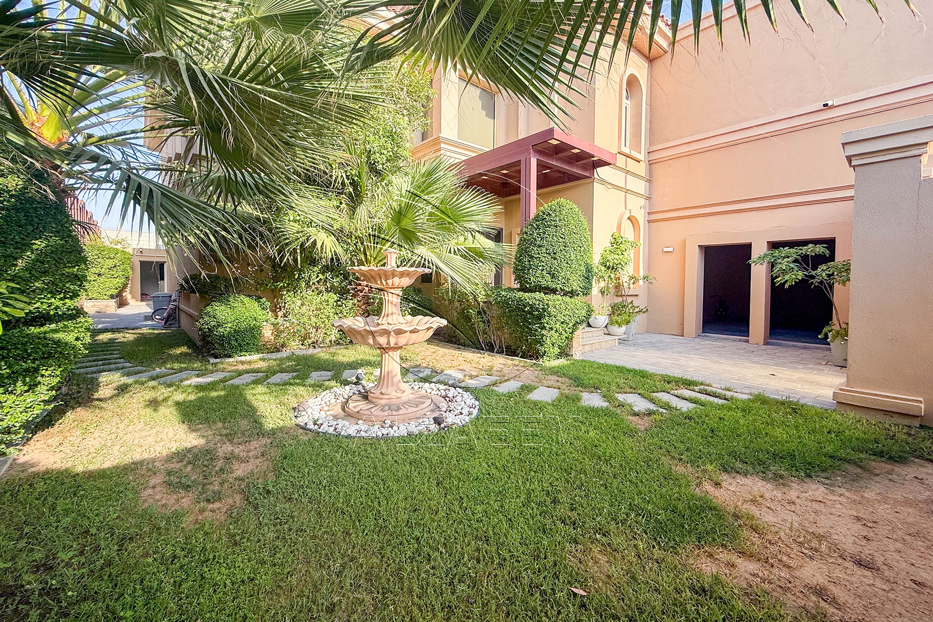 Single Row | Upgraded 5BR Villa | Pool and Garden