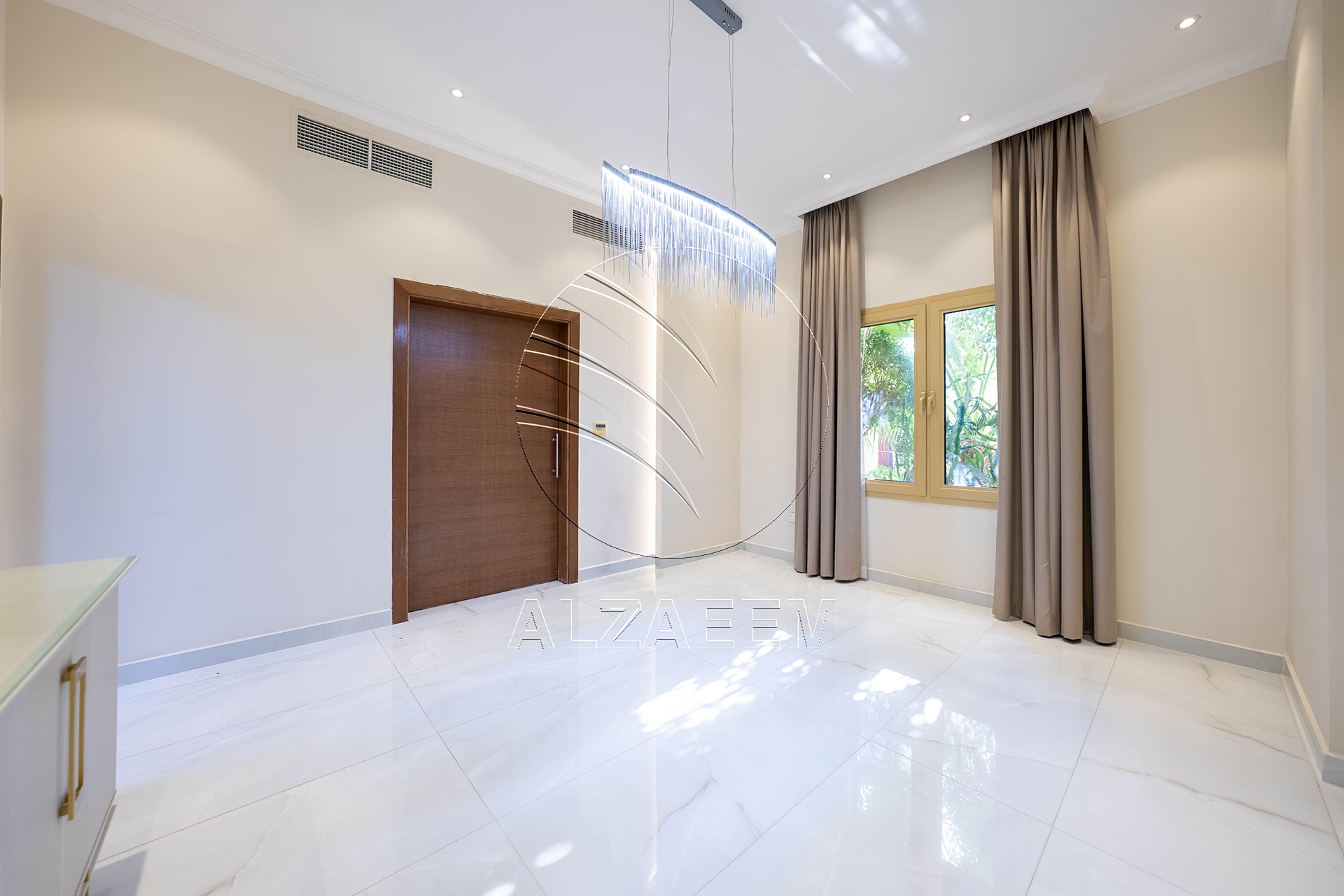Single Row | Upgraded 5BR Villa | Pool and Garden