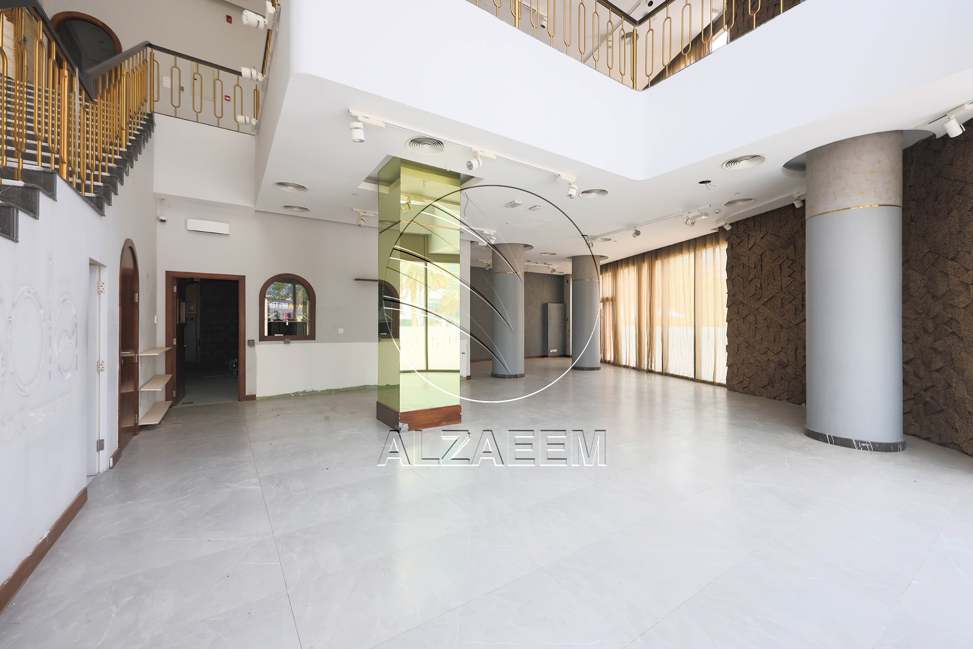Spacious Retail/Showroom Space in a Prime Location