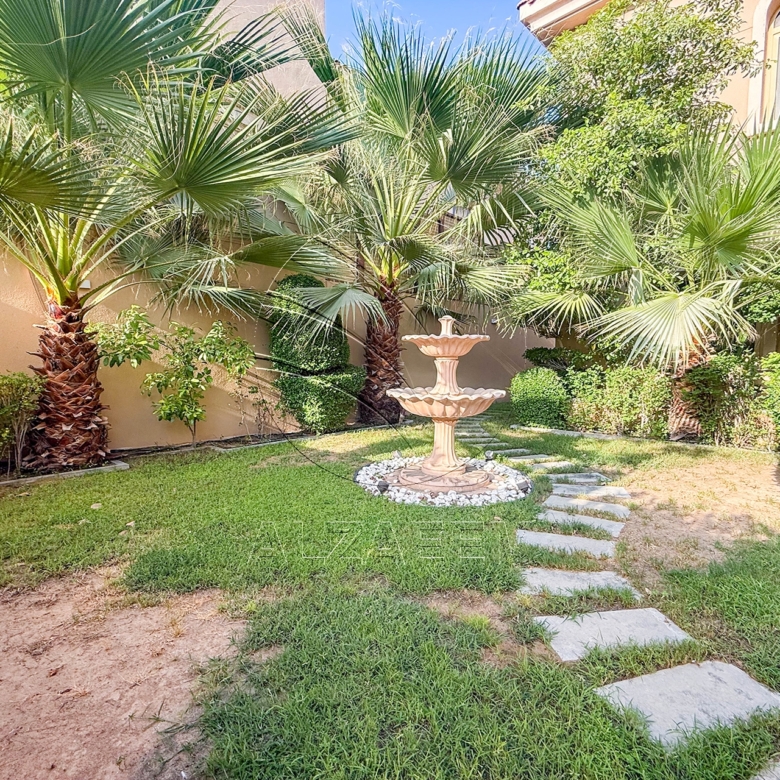Single Row | Upgraded 5BR Villa | Pool and Garden