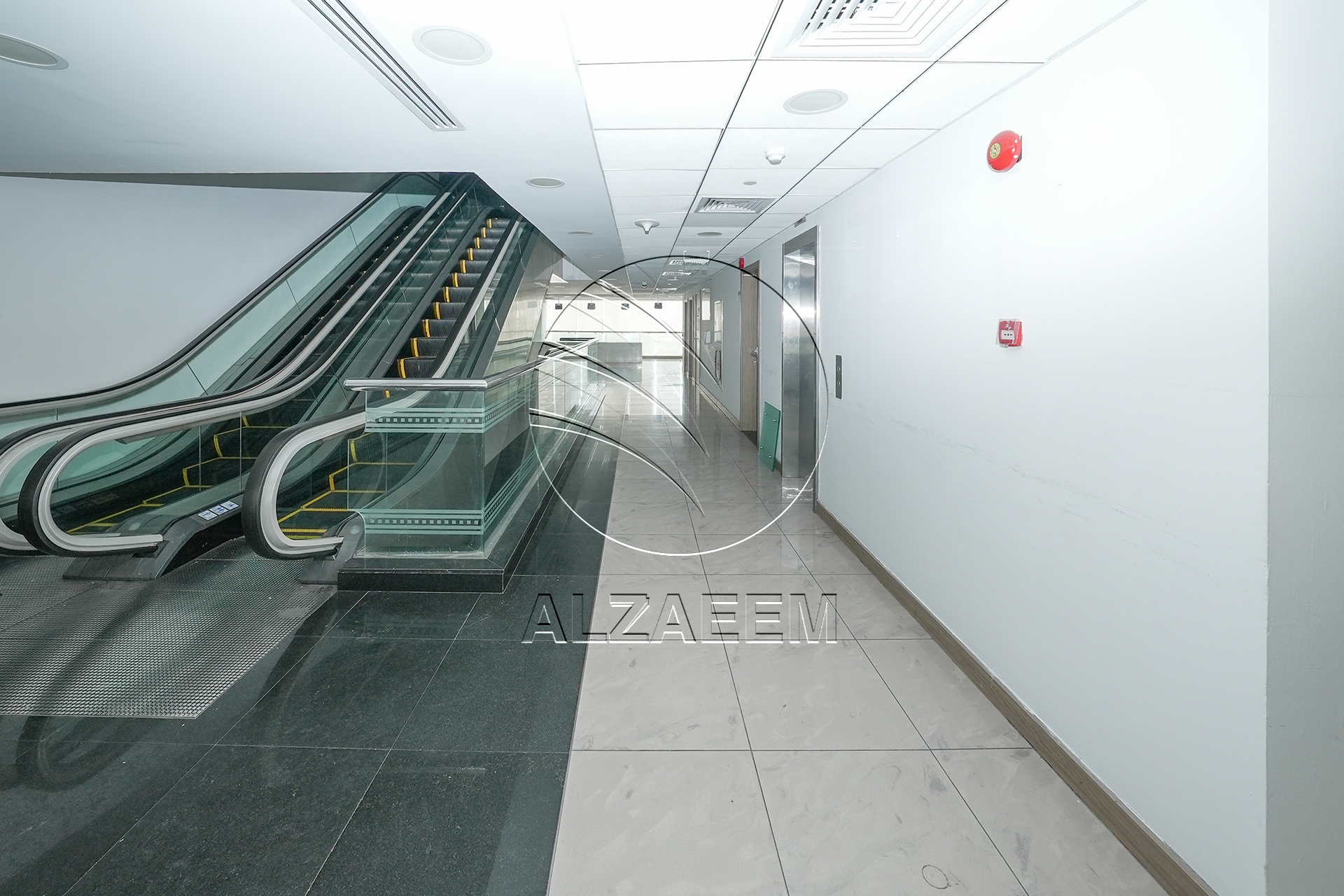 √Prime Showroom+Basement + 2 Mezzanine Levels √