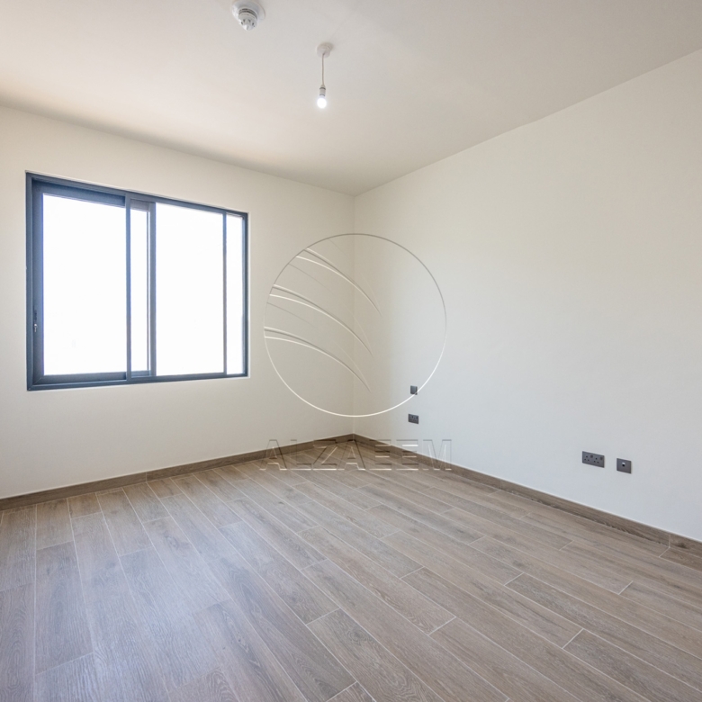 √ Single Row-Corner-End Unit | Big Plot √