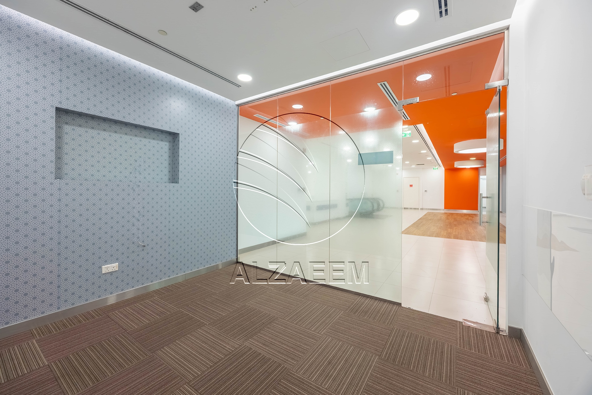 √ Fitted – Spacious Showroom| Ideal Business Location √