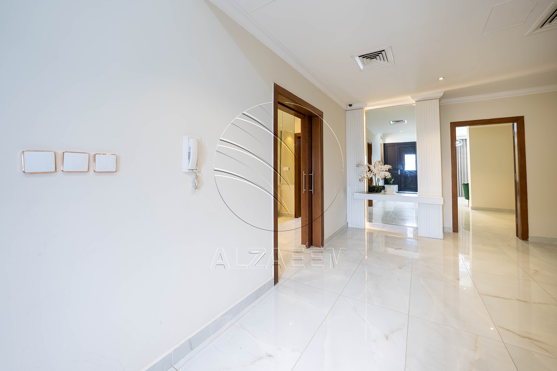 Single Row | Upgraded 5BR Villa | Pool and Garden