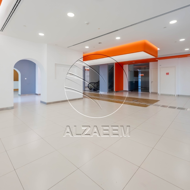 √ Fitted – Spacious Showroom| Ideal Business Location √