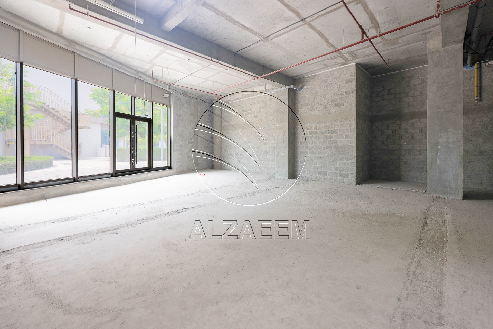Spacious Retail/Shop with Excellent Visibility