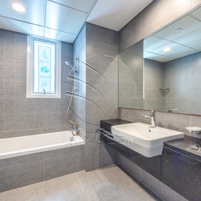 √ VACANT! Stunning Sea View | Higher Level √