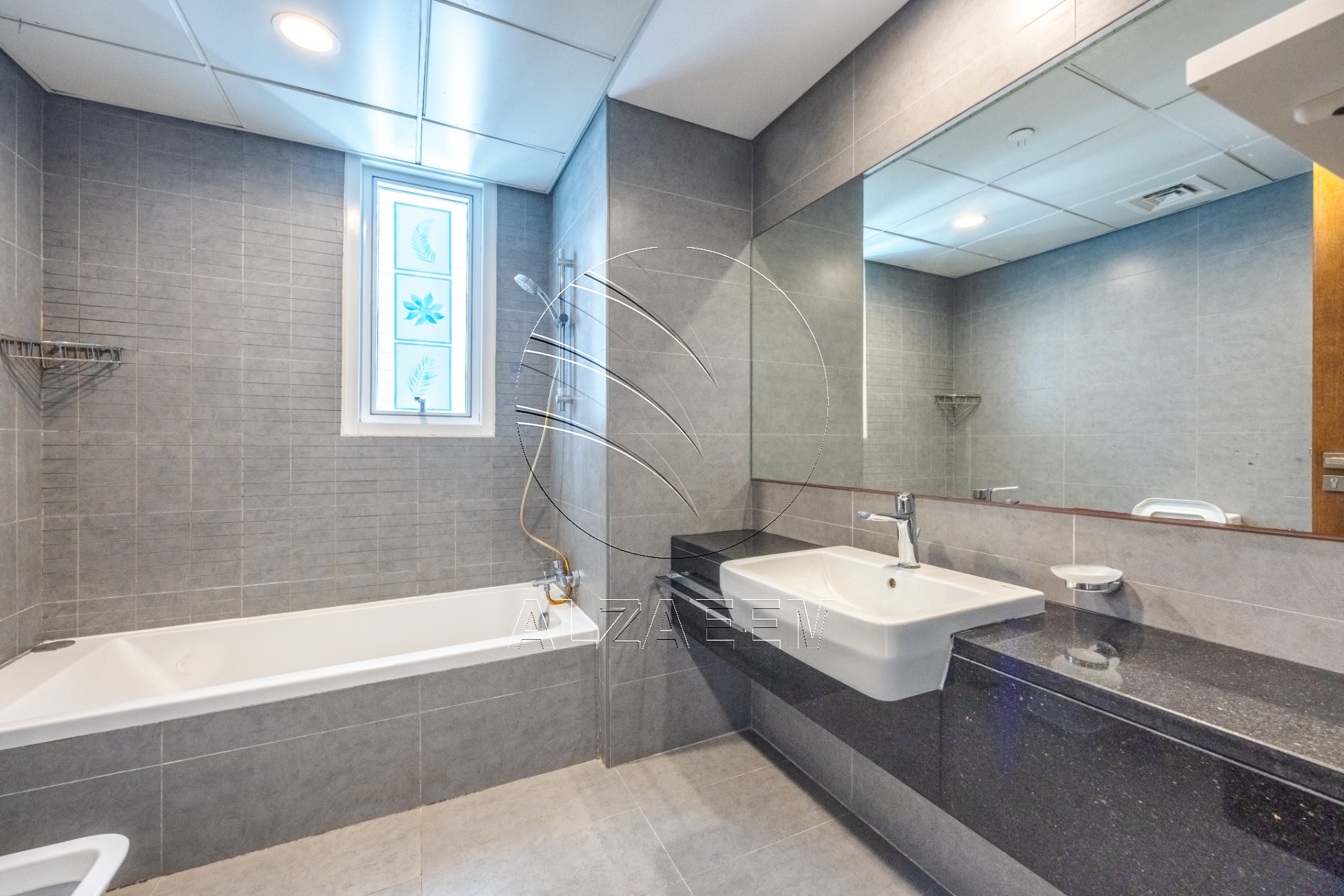 √ VACANT! Stunning Sea View | Higher Level √